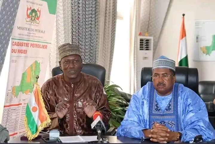 Le nouveau ministre Dr. Sahabi Oumarou prend officiellement fonction…