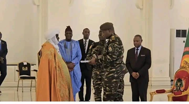 Remise officielle du Rapport Final des Assises Nationales au Chef de l’Etat, Président du CNSP, le Général Abdourahamane Tiani